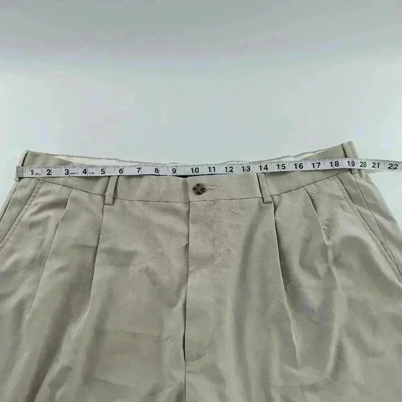 Pro Tour Golf Shorts Adult 40 Ivory Pleated Front Lightweight Men's 40 - Picture 2 of 13